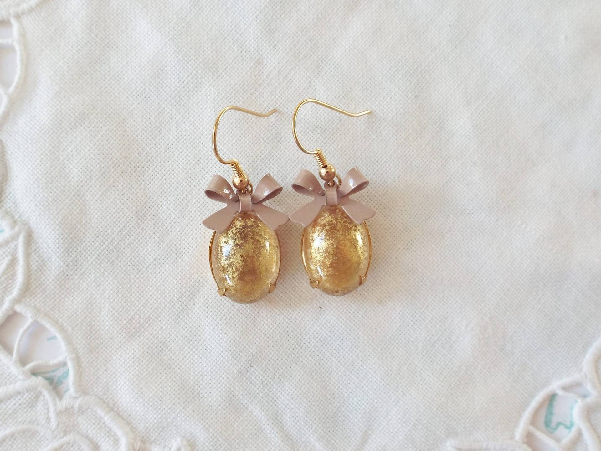 Ohrhänger Miss Vintage Gold Mit Schleifchen Beige von PearlysSchatzkammer