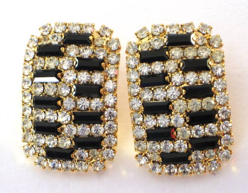 Vintage Schwarz Und Weiß Strass Ohrringe Durchbohrt Gold Vintage Schwarz Und Weiß Strass Ohrringe Durchbohrt Gold von PearyNiceThings