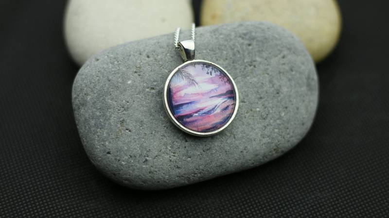 Kette Mir Sonnenuntergang - Romanitscher, Pinker Von Selbgemalten Aquarellbild Unter Cabochon in Der Farbe Silber von PebblesArtKreationen