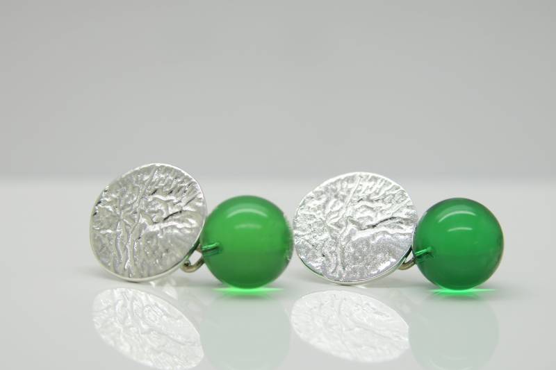 Ohrstecker Bernstein Leuchtend Smaragd-Grüne Kugeln Silber Von Pebbles-Schmuckdesign von PebblesSchmuckdesign