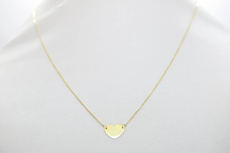 Zarte Goldkette 9K Mit Herzanhänger Gold von PebblesSchmuckdesign