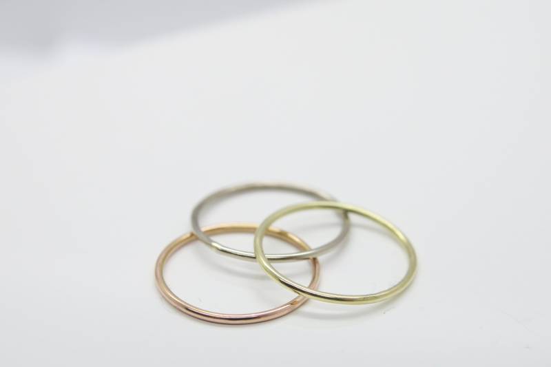 Zarter 1mm Basic Ring 585/14K Gelb-Rot - Oder Weißgold Von Pebblesschmuckdesign von PebblesSchmuckdesign