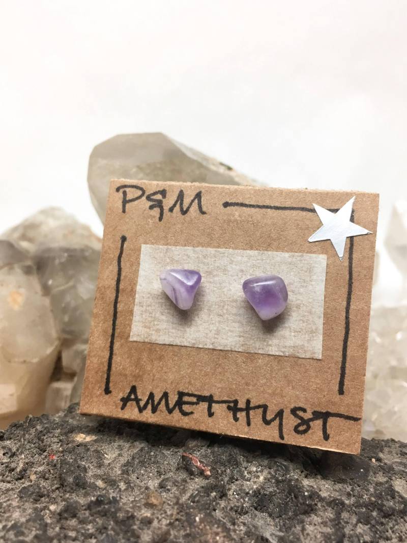 Polierte Amethyst Kristall Stud Ohrringe - Sterling Silber Beiträge Rau, Rohstein, Natürliche Mineral Beauty von PedalandMetal