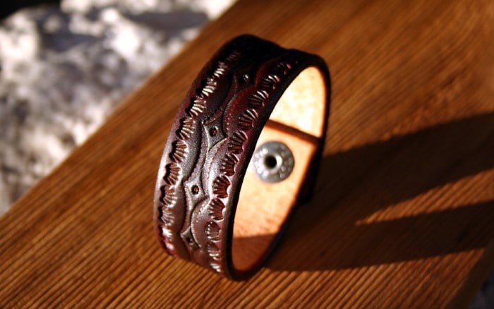 Lederarmband Mahagonifarben Handgefertigt Lederarmband Mahagonifarben Handgefertigt von PegCityLeather