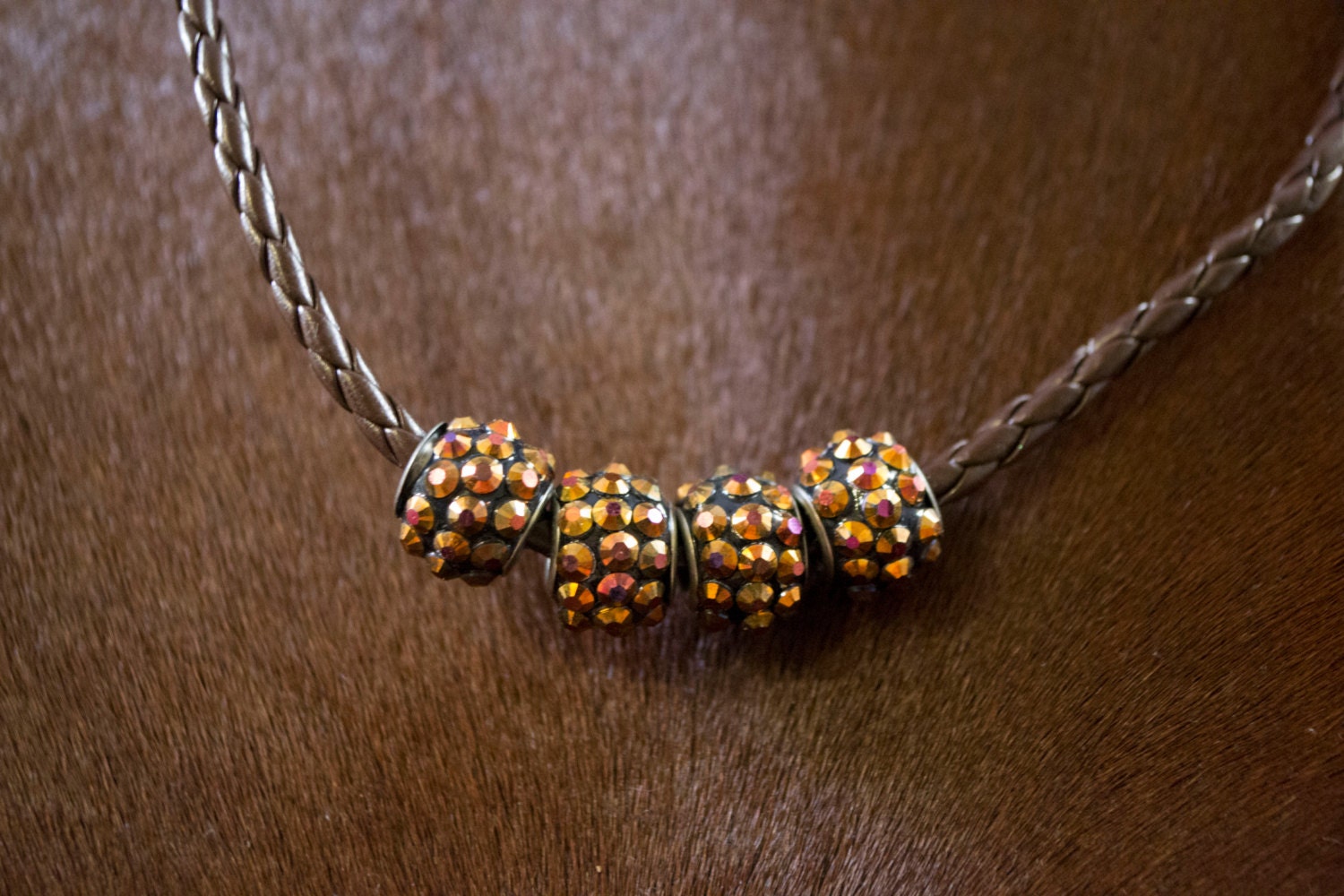 Amber Kristall Rondelle Auf Leder Halskette Und Passende Armband Mit Magnetverschluss von PegKamDesigns