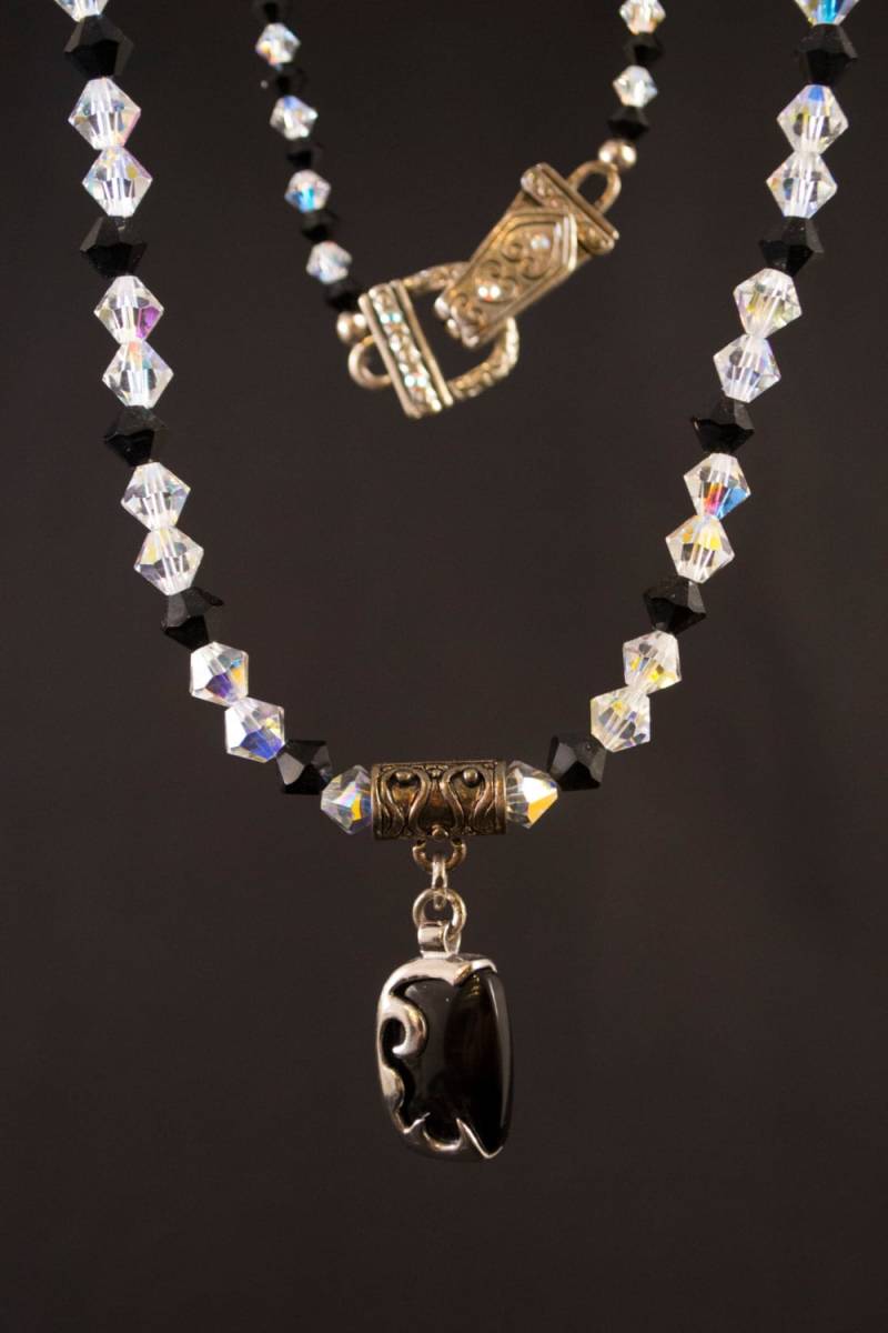 Onyx Und Sterling Silber Anhänger Mit Retten, Hängend Schwarz Klare Swarovski-Kristalle. Ohrringe Zu Entsprechen von PegKamDesigns