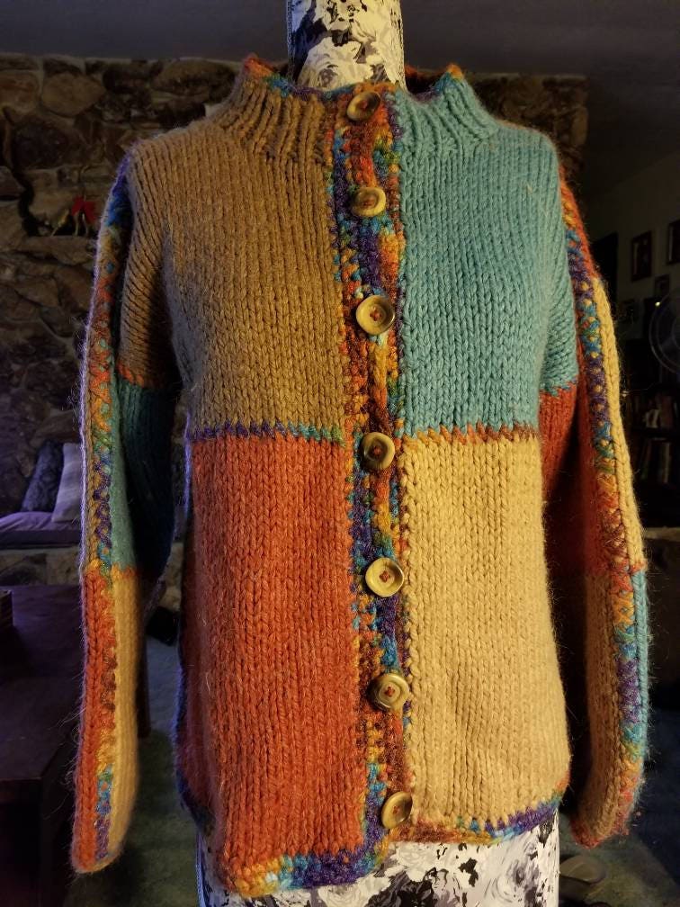 Herbst-Farbe-Block-Cardigan Mit Faux Holz Knöpfe von PeggeDesigns