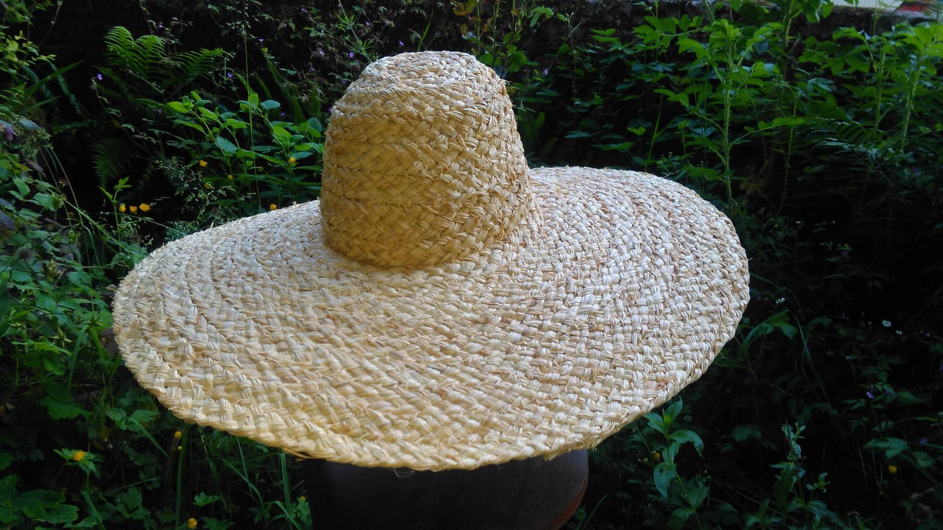 Damen Sommerhut Mit Großer Krempe Aus Geflochtener Raffia von PeggySpoons
