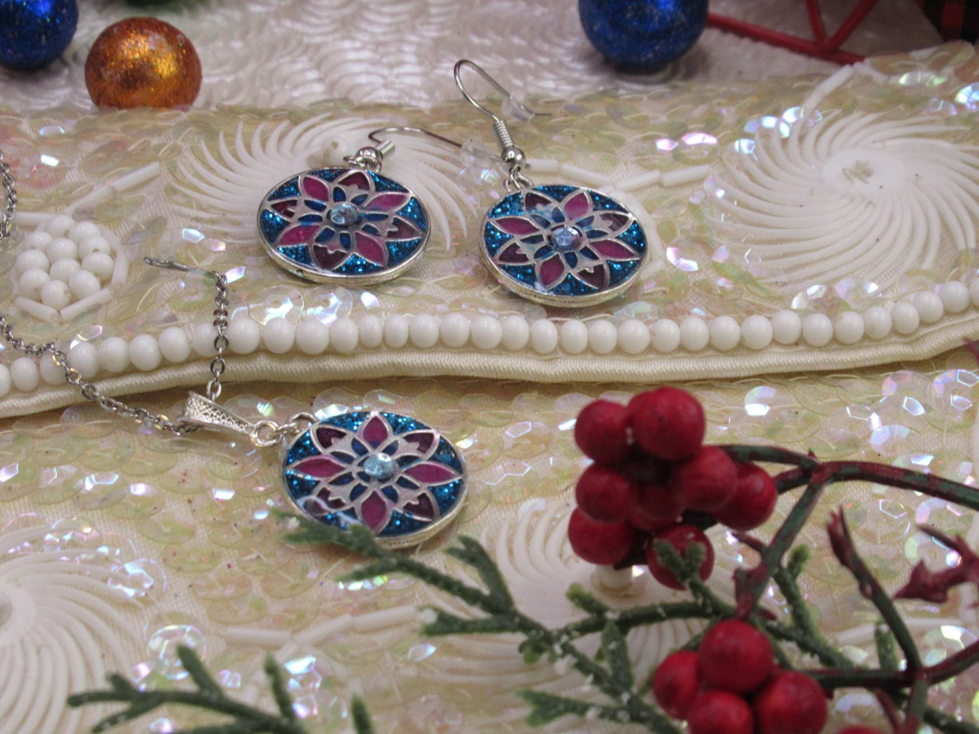 Holiday Collection - Christbaumschmuck Anhänger Und Ohrringe Set Hcs -010 von PeggysEclecticDesign