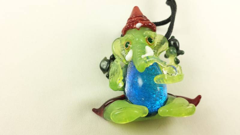 Ganesh | Grüner Slyme Körper - Glas Anhänger Halskette von PelicanTeddys
