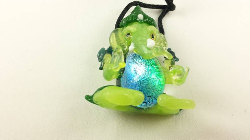 Ganesh | Grüner Slyme Körper - Glas Anhänger Halskette von PelicanTeddys