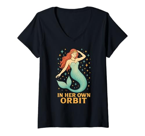 Damen Himmlische Meerjungfrau - In ihrer eigenen Umlaufbahn Sternenozean Fantasie T-Shirt mit V-Ausschnitt Damen Himmlische Meerjungfrau - In ihrer eigenen Umlaufbahn Sternenozean Fantasie T-Shirt mit V-Ausschnitt von PelicanWild