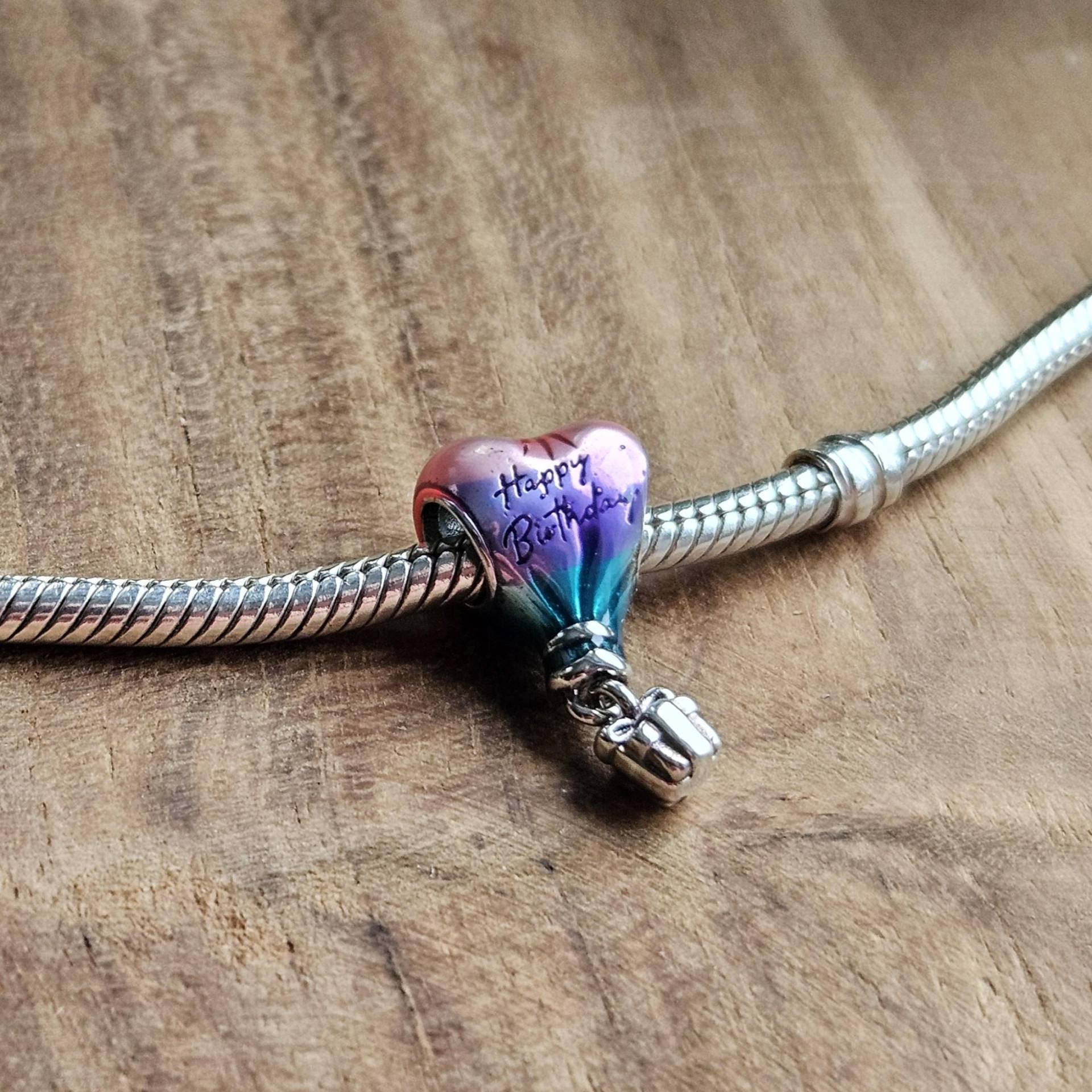 Birthday Balloon Charm, Colorful Heart Happy Special Day Gift Box Charm von PelitJewelry