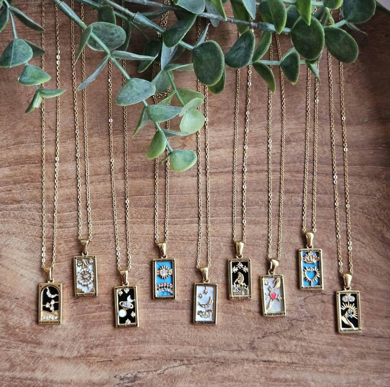 Gold Chain Welt Tarot Karte Halskette Astrologie Schmuck Magier Stern Mond Anhänger Wasserdicht Personalisierte Handgemachte von PelitJewelry