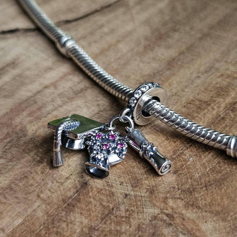 Graduation Themed Charm, Silver Diploma & Cap 3-Piece Dangling Gift For Bracelet von PelitJewelry