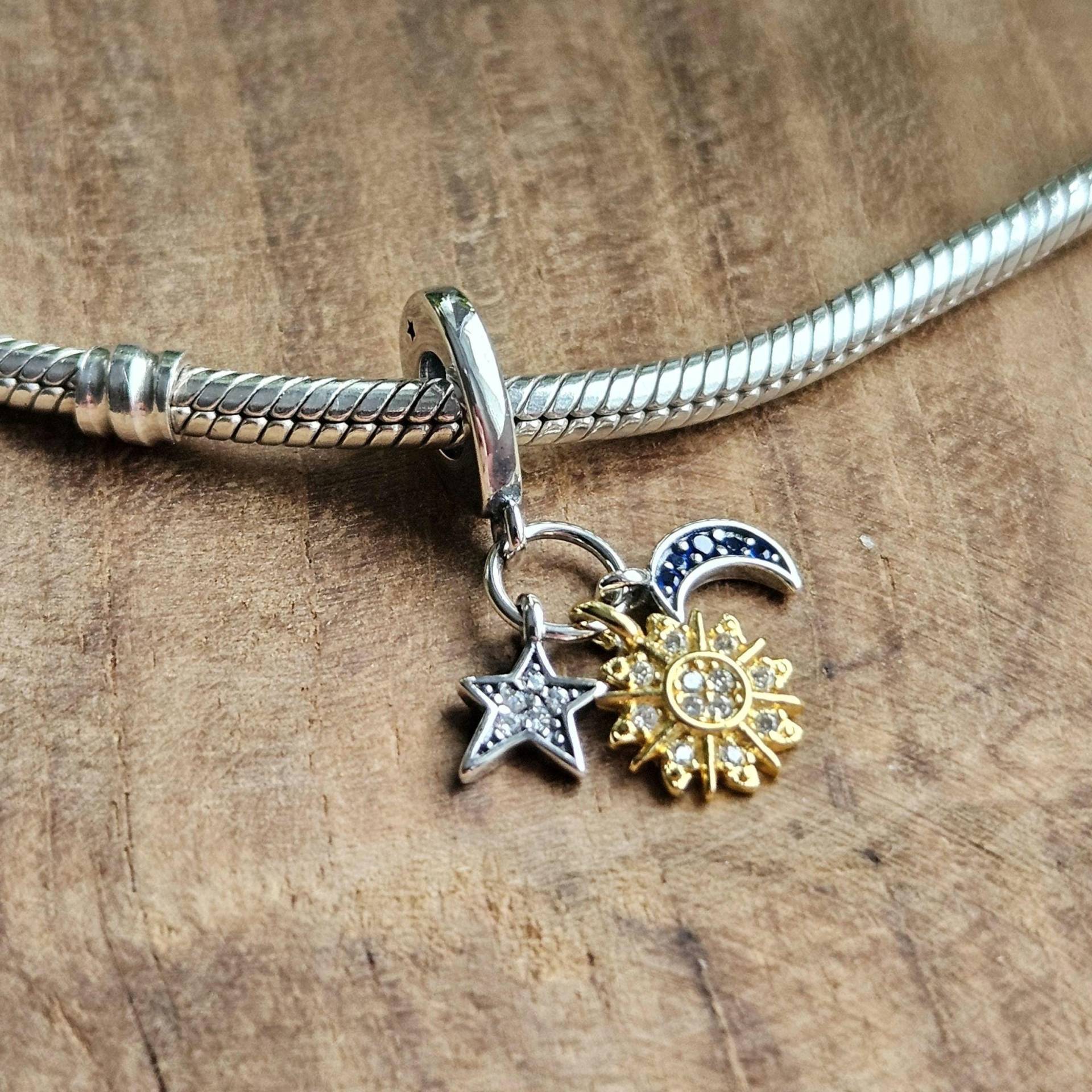 Sallantılı Güneş Charm, Ay Yıldız Gümüş Şık Takı Zarif Tasarım Charm von PelitJewelry