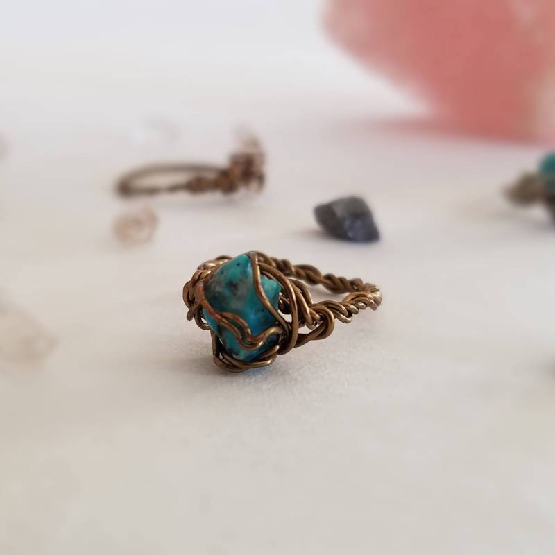 Drahtgewickelter Ring Aus Reinem Türkis in Bronze Drahtgewickelter Ring Aus Reinem Türkis in Bronze von PellegriniDesigns