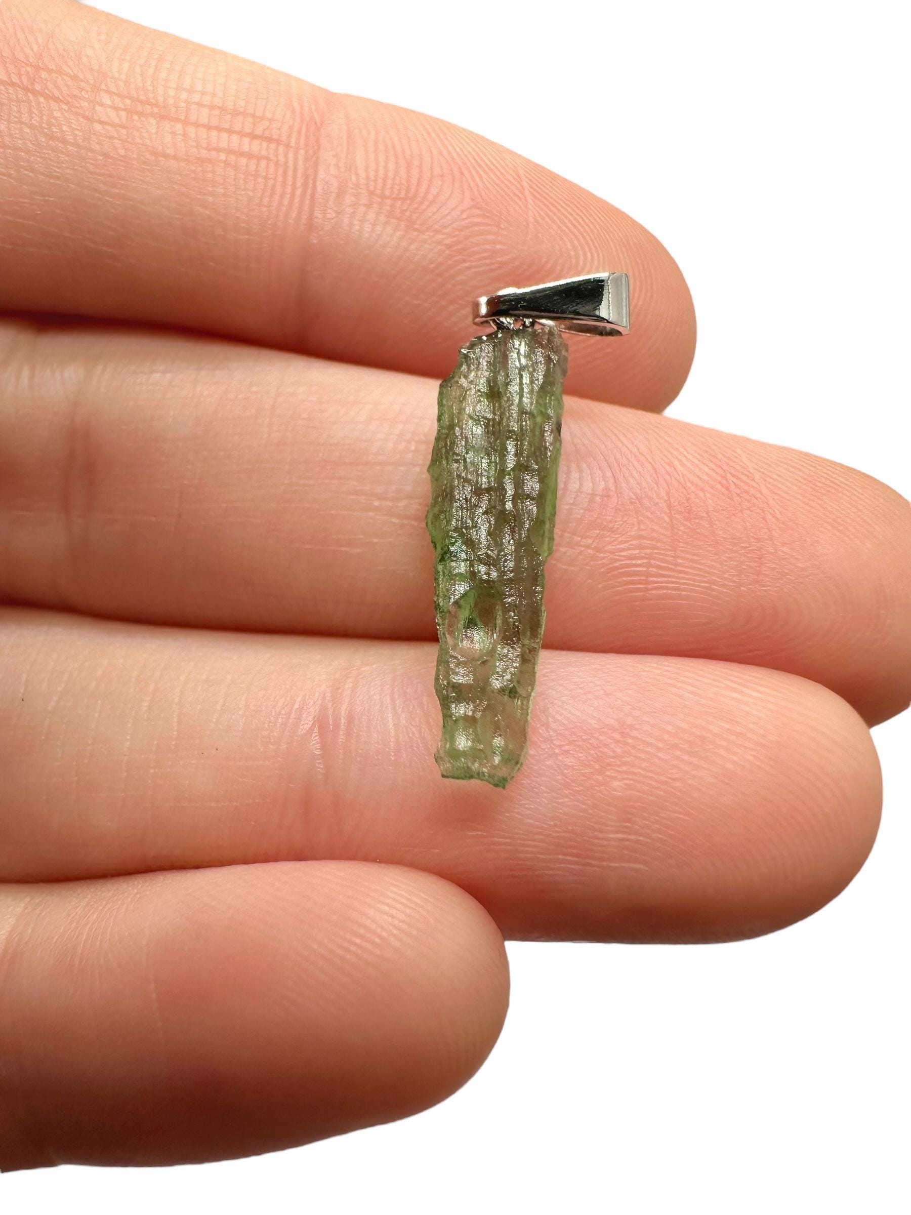 Moldavit Anhänger 0, 7G von PeltramMinerals