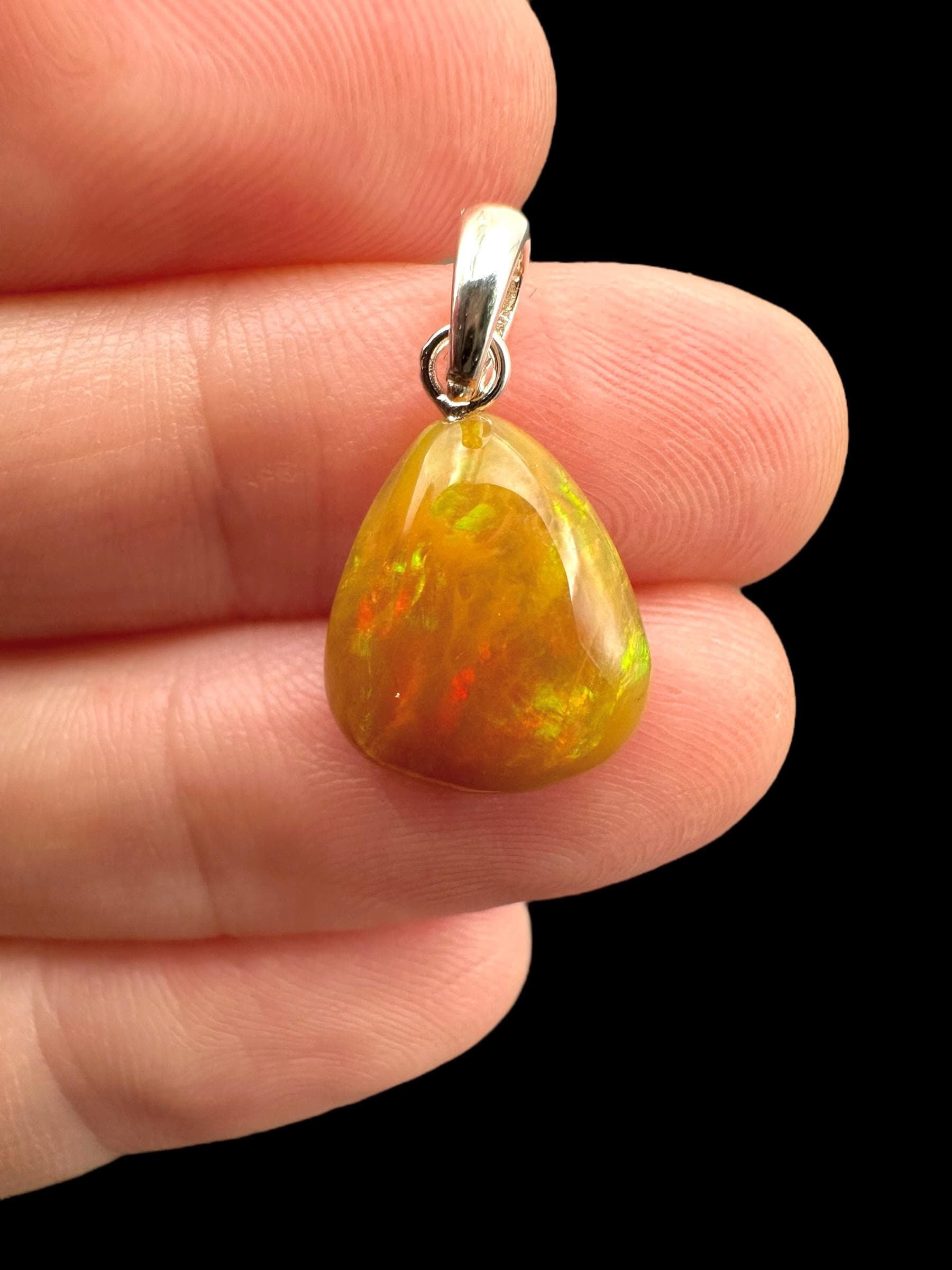Silber Facettierter Edelopal Anhänger Silber Facettierter Edelopal Anhänger von PeltramMinerals