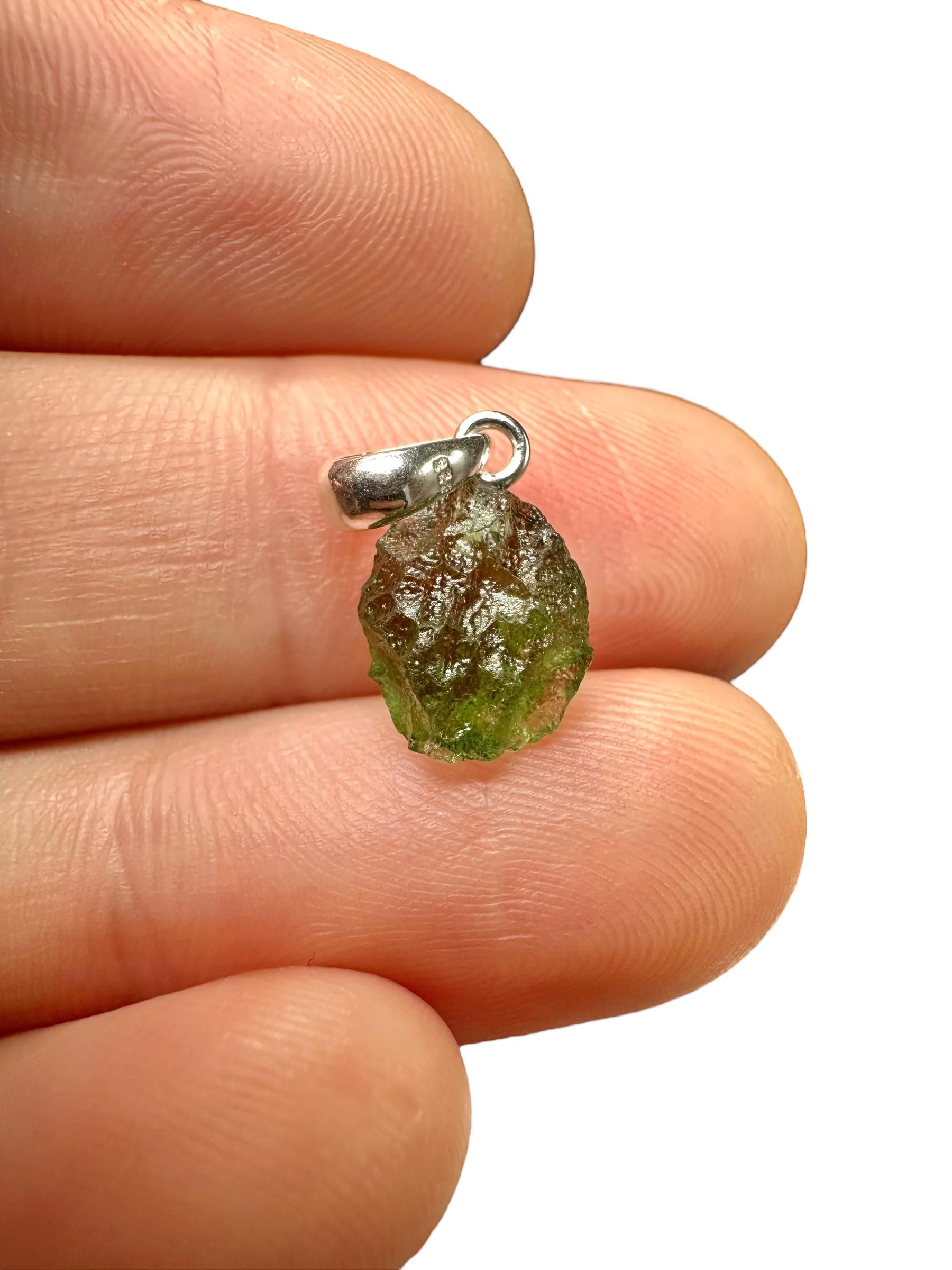 Silber Moldavit Anhänger 0, 6G von PeltramMinerals