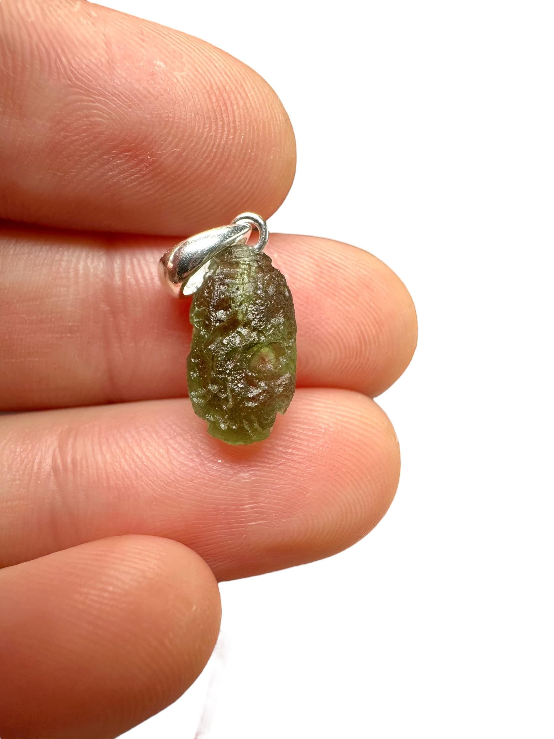 Silber Moldavit Anhänger 0, 9G von PeltramMinerals