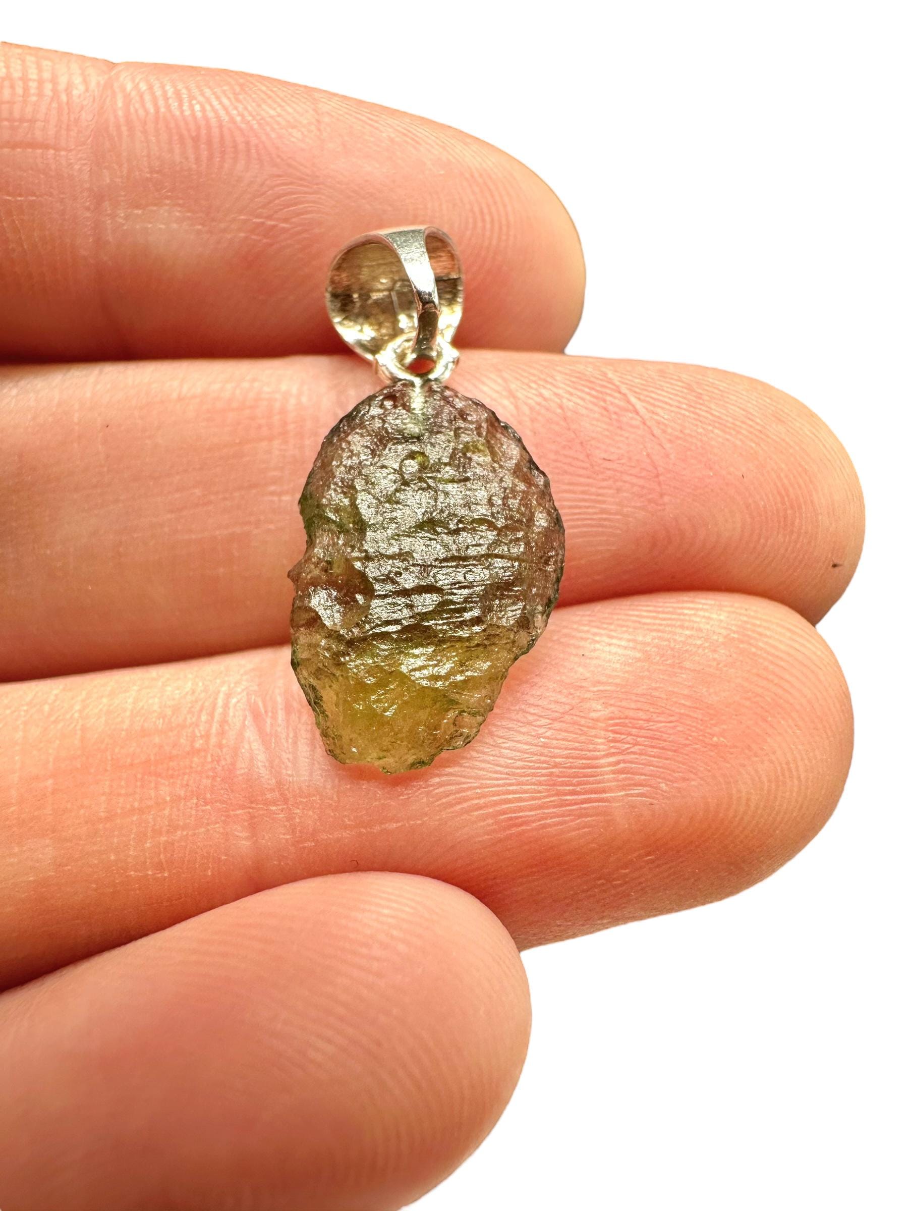 Silber Moldavit Anhänger von PeltramMinerals