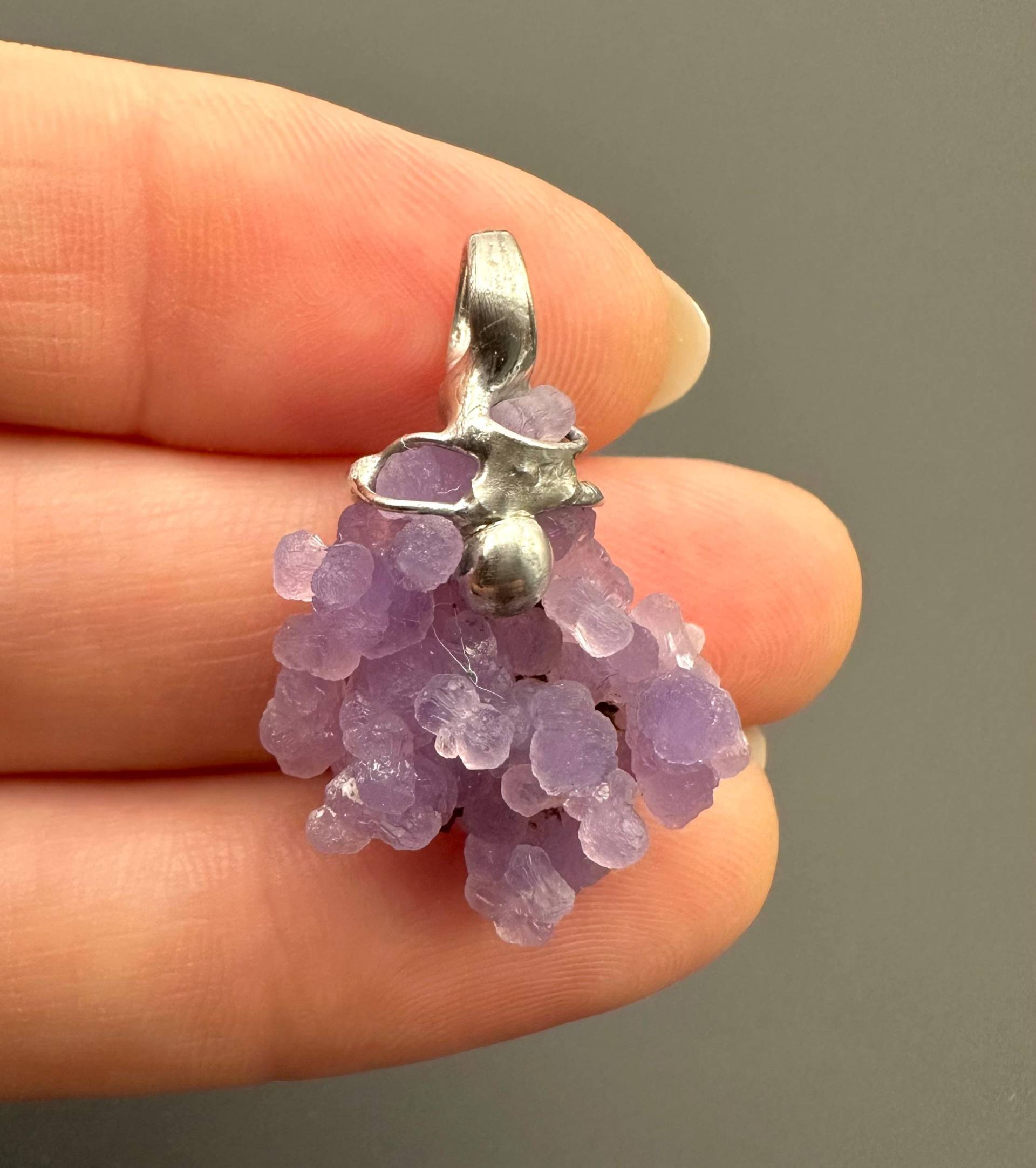 Trauben Chalcedon Anhänger von PeltramMinerals