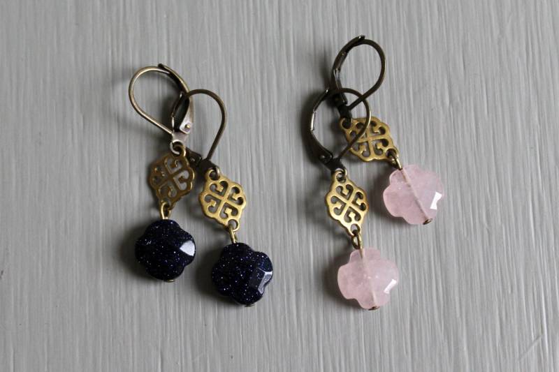 Feine Steinohrringe | Blau Oder Rosa "Milano" Pemberley Schmuck/Schläfer Steinschmuck Boho Retro Bohemia von Pemberleybijoux