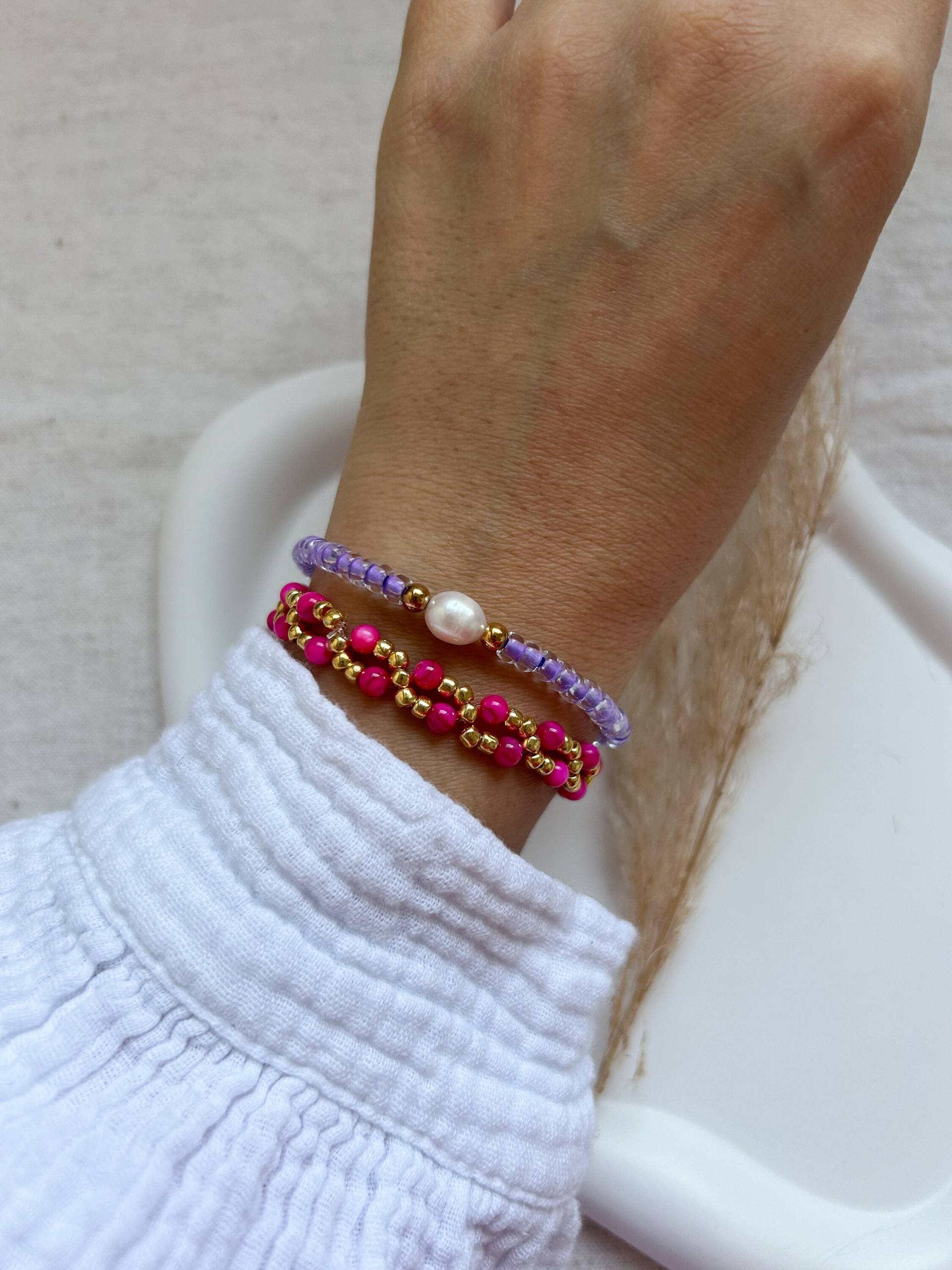 Armband Aus Hochwertigen Toho Perlen Mit Einer Süßwasserperle von PenatiBoutique