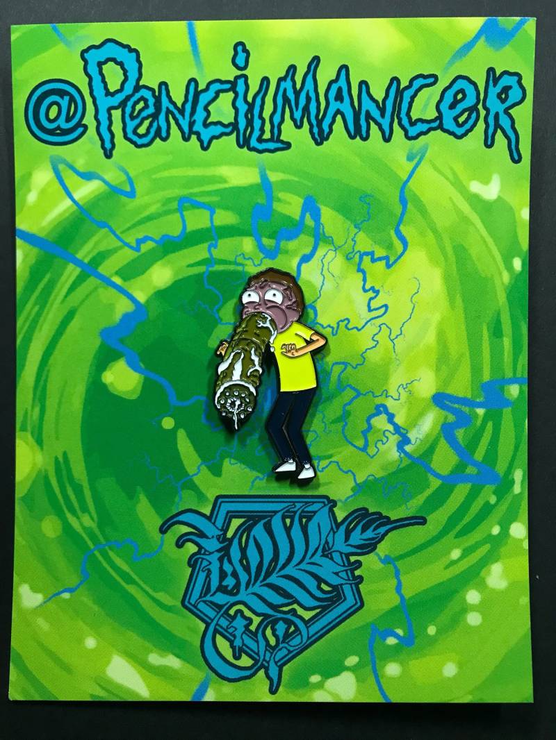Evil Space Wurm Morty Emaille Pin von PencilmancerArt