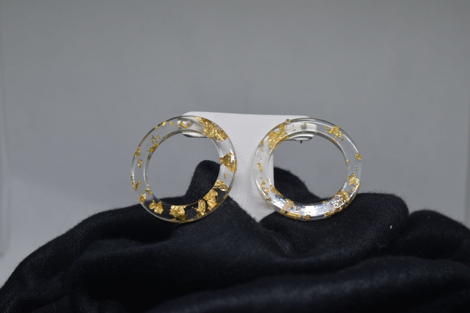 Elegante Klar Gold Creolen Ohrringe Mit Folie Flocken Ohrringe, Knorpel, Druckknopf Hinten Ohrring/Geschenk Für Frauen von Penelopegiftshop