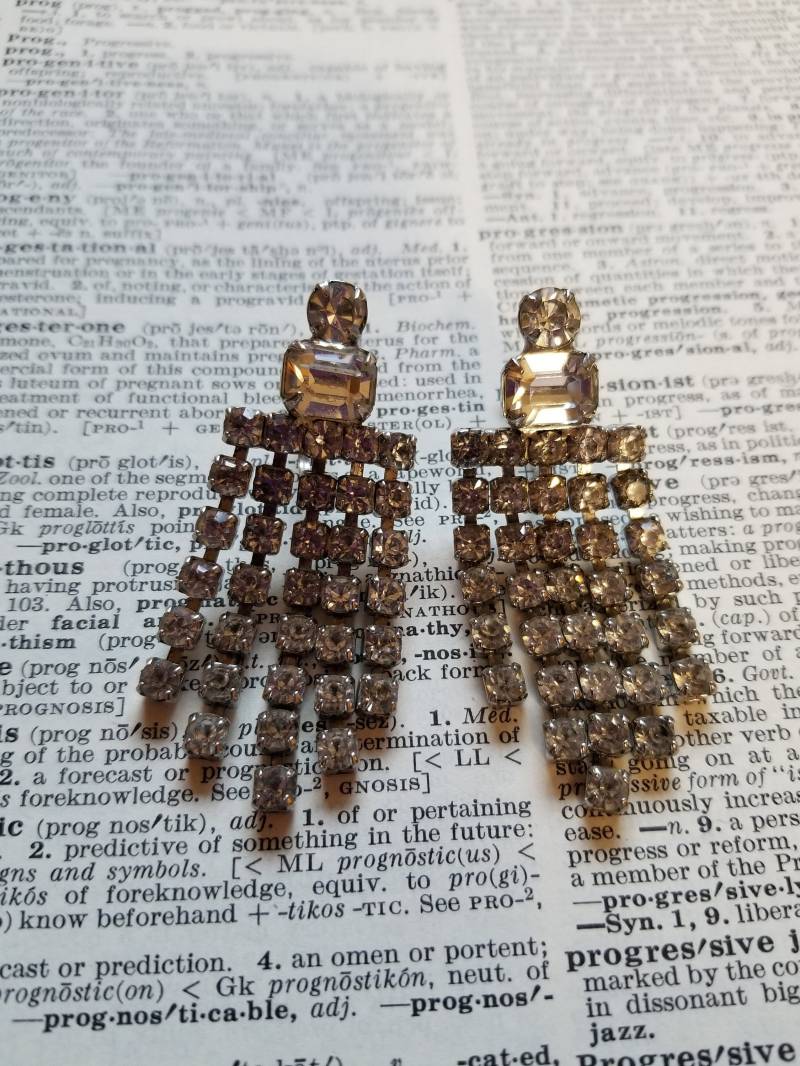 Schöne Vintage Immobilienverkauf Strass Crystal Cascade Schraube Wieder Ohrringe von PenelopesHopeChest
