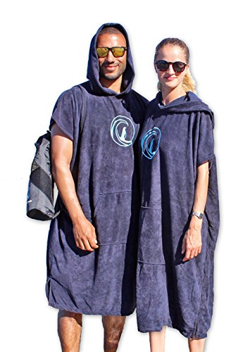 Penguin Poncho - nachhaltiger Surf Poncho mit Tragebeutel in Einheitsgröße (S-XL) - gemütlicher Bademantel und Umkleidehilfe für Damen und Herren - mit Kapuze & Bauchtasche (dark blue/BMT) von Penguin Poncho