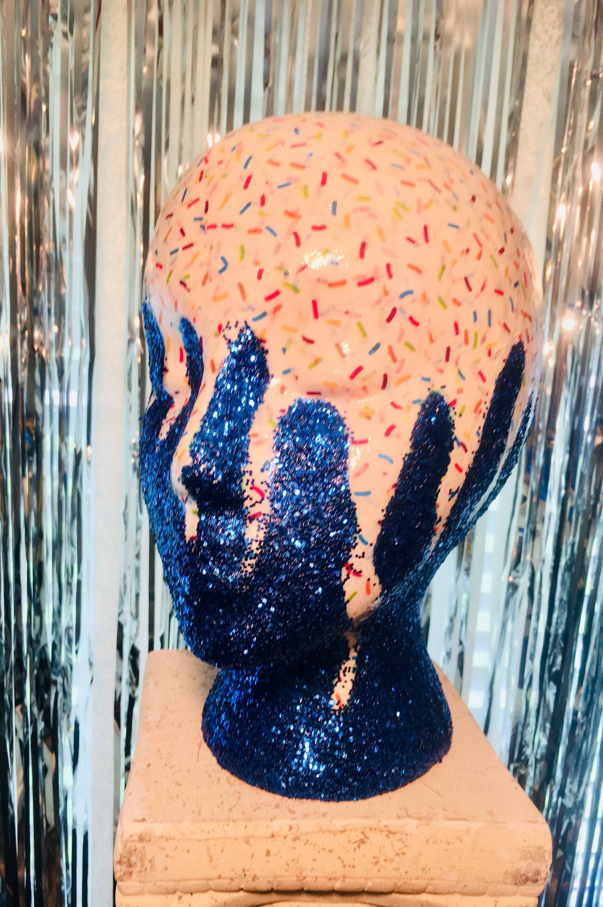 Sprinkle Design Decoupage W/Blau Glitter Mannequin Kopf Display Leicht Und Tragbare Glam von PennyCandyLLC
