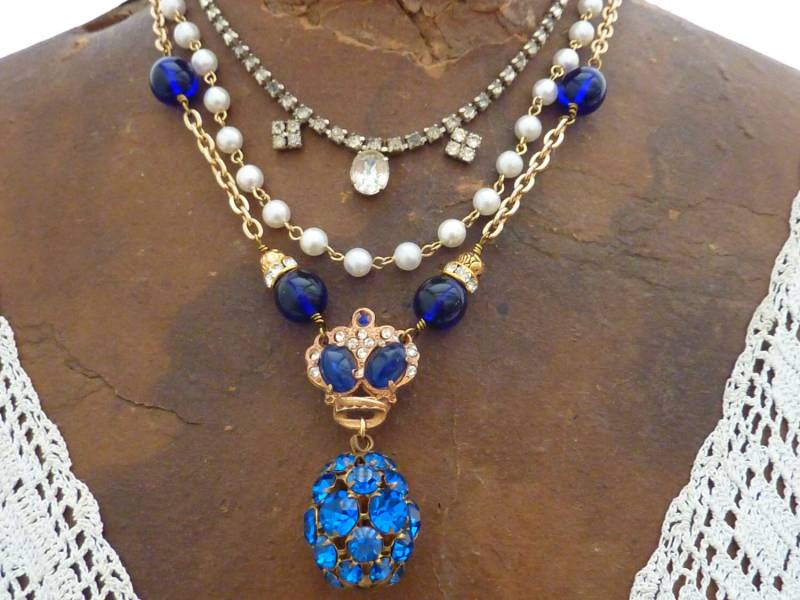 Royal Blue Rhinestone Und Perle Antike Zusammenstellung Multi-strang Bib Halskette von PennysCastle