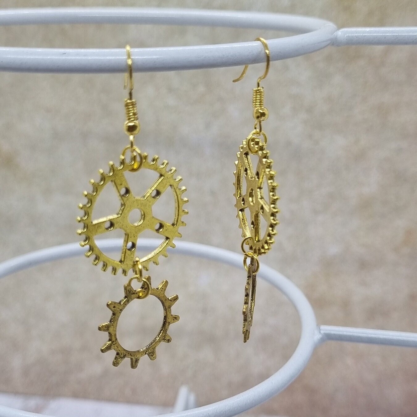 Hängeohrringe Steampunk Zahnräder Golden "Z1G" Hängeohrringe Steampunk Zahnräder Golden "Z1G" von PenthasDreamland