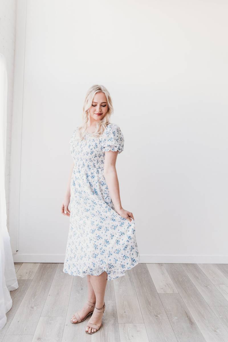 Ella Gesmoktes Mieder Blumen Midi Kleid Rüschenärmel Boho Stil von PeonyAlleyCo