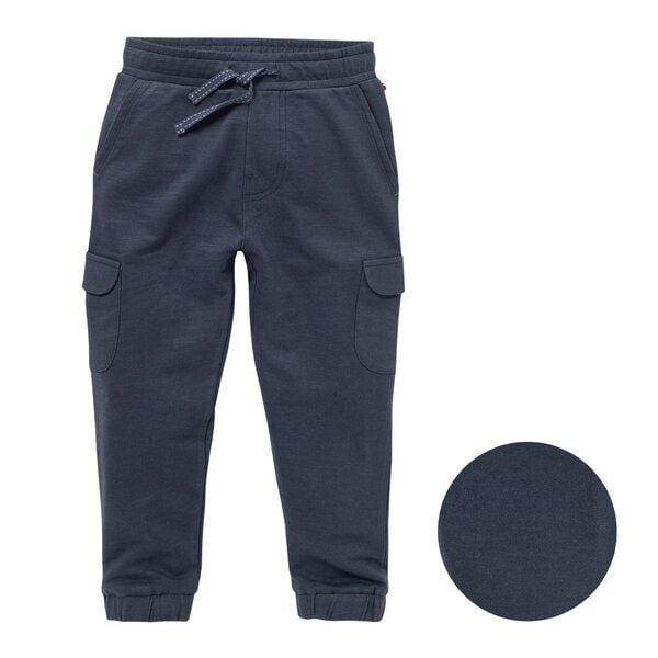People Wear Organic Sweat-Hose mit aufgesetzten Klappentaschen am Oberschenkel, dunkelblau, aus Bio-Baumwolle People Wear Organic Sweat-Hose mit aufgesetzten Klappentaschen am Oberschenkel, dunkelblau, aus Bio-Baumwolle von People Wear Organic