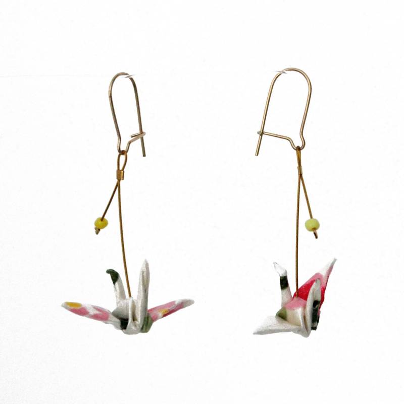 Mehrfarbige Muster Weiß Krane Origami Ohrringe von PepiteCreative