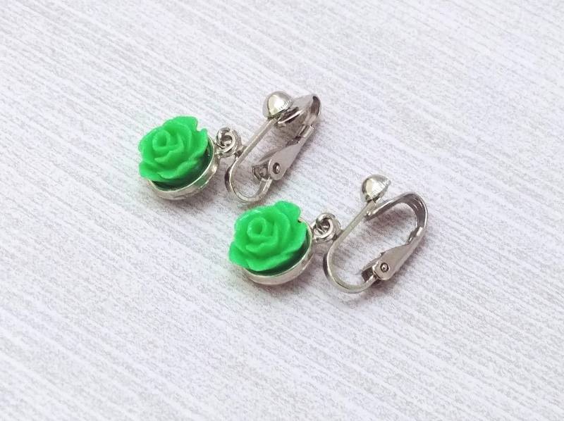 Blumen Ohrringe Grün Ohrring Schmuck Clip-On Ohrclips Geschenk Freundin Party Geburtstag Weihnachten Tausch Urlaub von PeppercornPrincess
