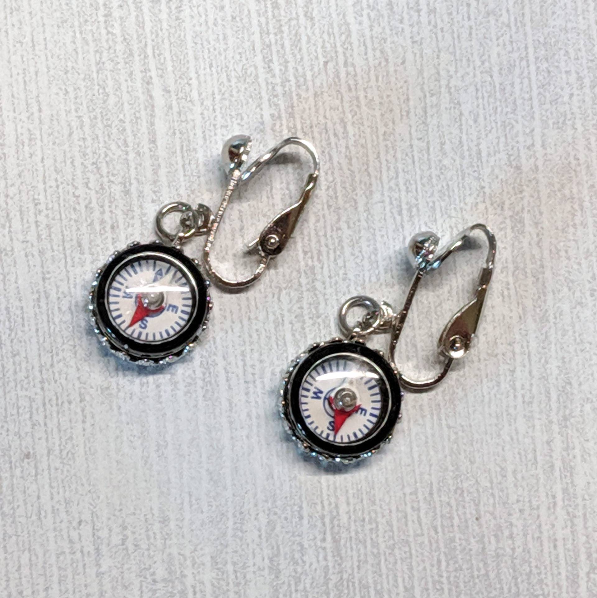 Kompass Ohrringe Clip Auf Geschenk Mädchen Reise Urlaub Camping Wandern Graduierung Einzigartige Spaß Schmuck Weihnachten von PeppercornPrincess