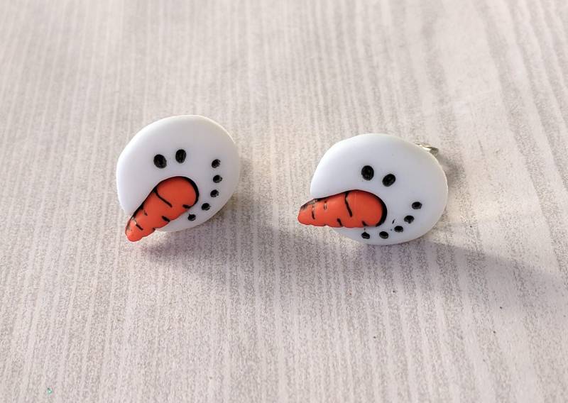 Schneemann Ohrringe Frostig Ohrring Klips Ohrclips Winter Weihnachten Geschenk Mädchen Urlaub Präsent Geburtstag Dezember Spaß Schmuck Umtausch von PeppercornPrincess