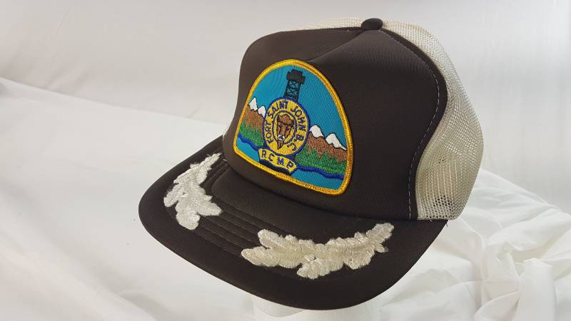 Rcmp Fort St John Bc Trucker Hut 80Er Jahre Snapback Wings von PeppersmokeVintage