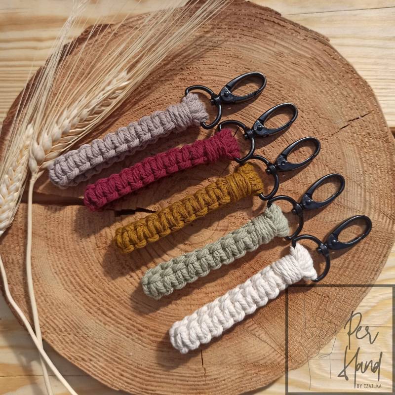 Makramee Schlüsselanhänger | Schlüsselband Mitbringsel Geschenk Auto Accessoire Taschenanhänger Anhänger Makramee Schlüsselanhänger | Schlüsselband Mitbringsel Geschenk Auto Accessoire Taschenanhänger Anhänger von PerHandbyczajka