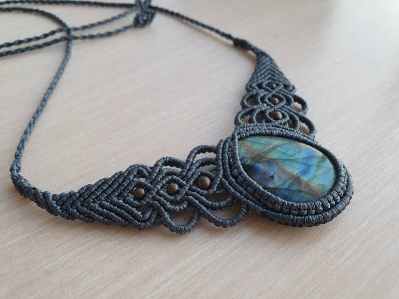 Labradorit Makramee Kette, Labradorit Anhänger, Labradorit Schmuck, Strickstein, Strickschmuck, Yoga, Kragen Schmuck von PeraStore
