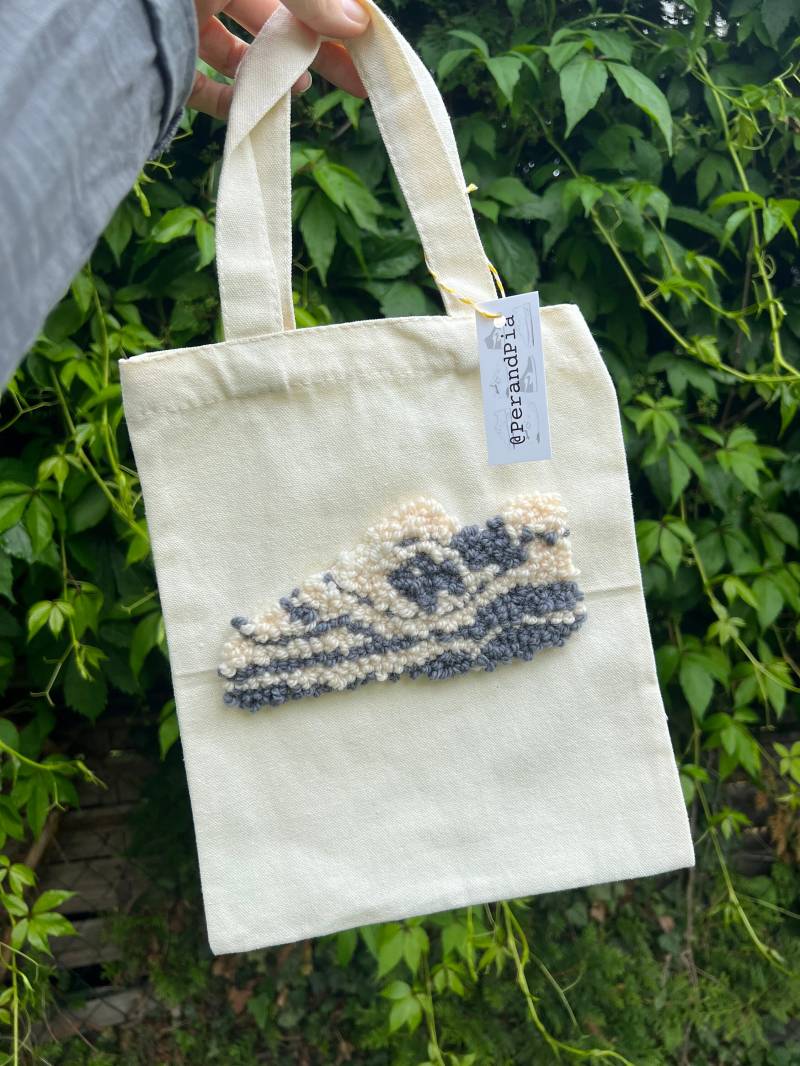 Mini New Balance 550 Tote Bag von PerandPia