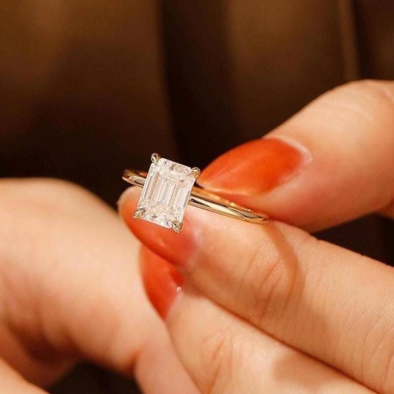 Handgemachter Benutzerdefinierter Ring/6.0x8.0 Mm Moissanite Verlobungsring 4 Zinken Hochzeit Versprechen 14K Goldring Stapelringe von PerfectLoverRing