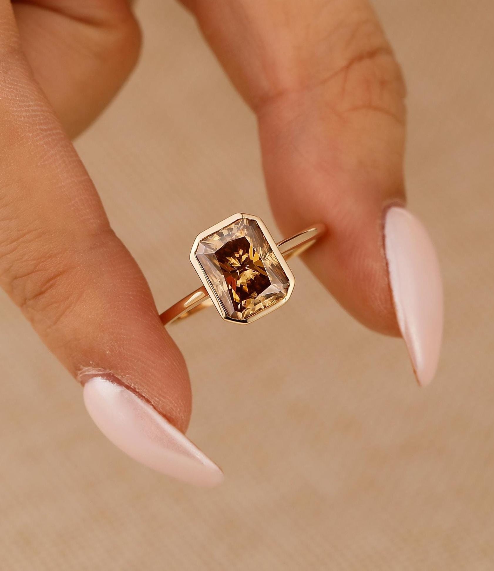 Solitaire Ring/Radiant Cut 5 X 7 Mm Champagne Moissanite Verlobung Jubiläum Lünette Set Brautring Handgemachter Für Frauen von PerfectLoverRing