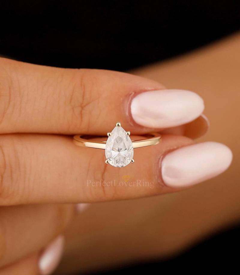 Wassertropfen Form/6.0x9.0 Mm Moissanit Im Pear Cut Verlobungsring Hochzeit Versprechen 5 Zacken Solitär Antik Stapelbarer Ring 14K Gold von PerfectLoverRing