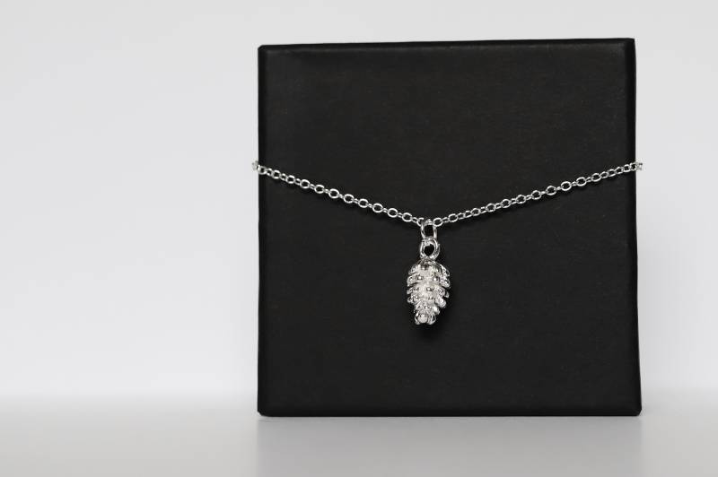 Silber Tannenzapfen Halskette Valentinstag Geschenk Für Sie Schmuck von PerfectPresentStore